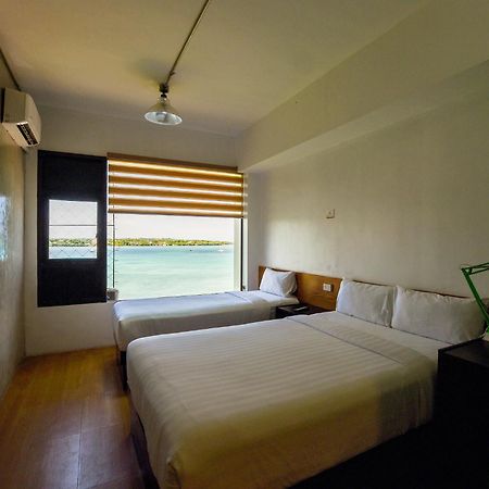 Travelbee Seaside Inn Тагбіларан Екстер'єр фото